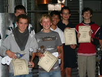 Die strahlenden U17 Sieger: Aaron Gauggel, Linus Dietrich und rechts Markus Bhler