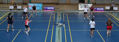 Finals im Damendoppel A-Klasse links, B-Klasse rechts