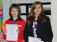 Solveigh Berg (rechts) mit Karyna Frankovska bei der Siegerehrung