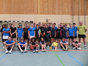 alle Teilnehmer beim Gruppenbild