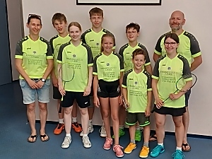 Claudia Hintze, Janne Hintze, Anik Breichler, Cedric Wurst, Daria Lawniczak, Matti Hintze, Mattia Aurioso, Michaela Nieratschker und Peter Hintze Claudia Hintze, Janne Hintze, Anik Breichler, Cedric Wurst, Daria Lawniczak, Matti Hintze, Mattia Aurioso, Michaela Nieratschker und Peter Hintze
