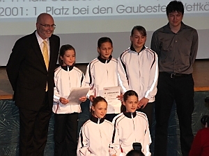 Mädchen-Mannschaft Jahrgang 2001 Mädchen-Mannschaft Jahrgang 2001
