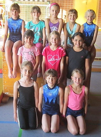 Mädchenturnen AK 6-12: hinten: Sarah Speck, Laura Burkhardt, Lena Haag, Kim-Danielle Rutkowski, Vanessa Haederath                                                             mitte: Maxima Theis, Mandy Scheichhahn, Annabelle Lindenmeyer                                                                   vorne: Caroline Auer, Coralie Wallrabe, Cora Mezö